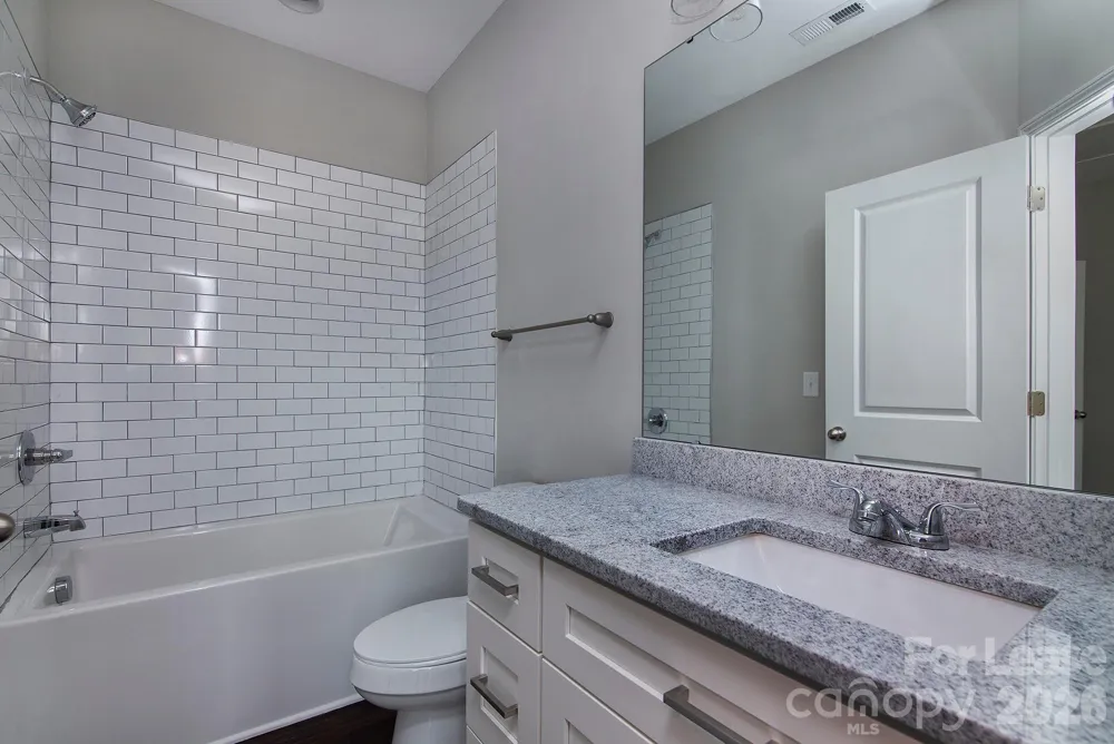 2915 Ross Avenue Charlotte, NC 28208