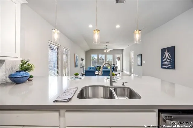 2162 WILDRYE LN New Braunfels, TX 78132