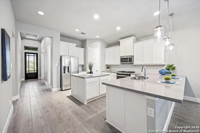2162 WILDRYE LN New Braunfels, TX 78132