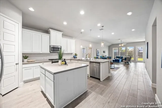 2162 WILDRYE LN New Braunfels, TX 78132