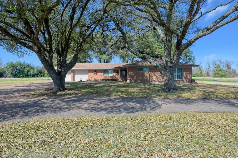 14826 Fm 1452 W Normangee, TX 77871