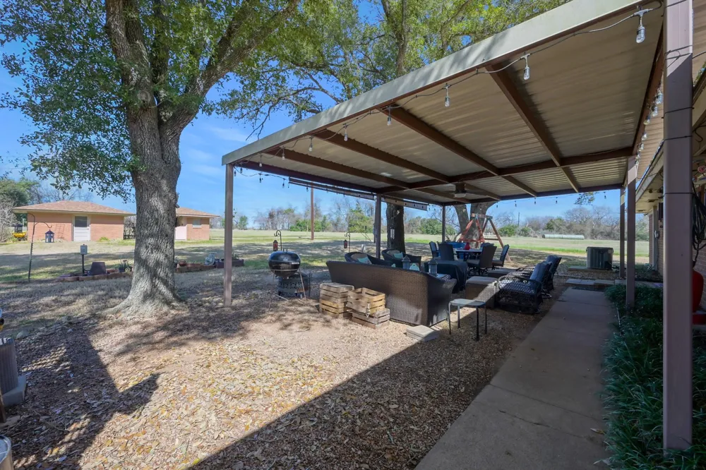 14826 Fm 1452 W Normangee, TX 77871