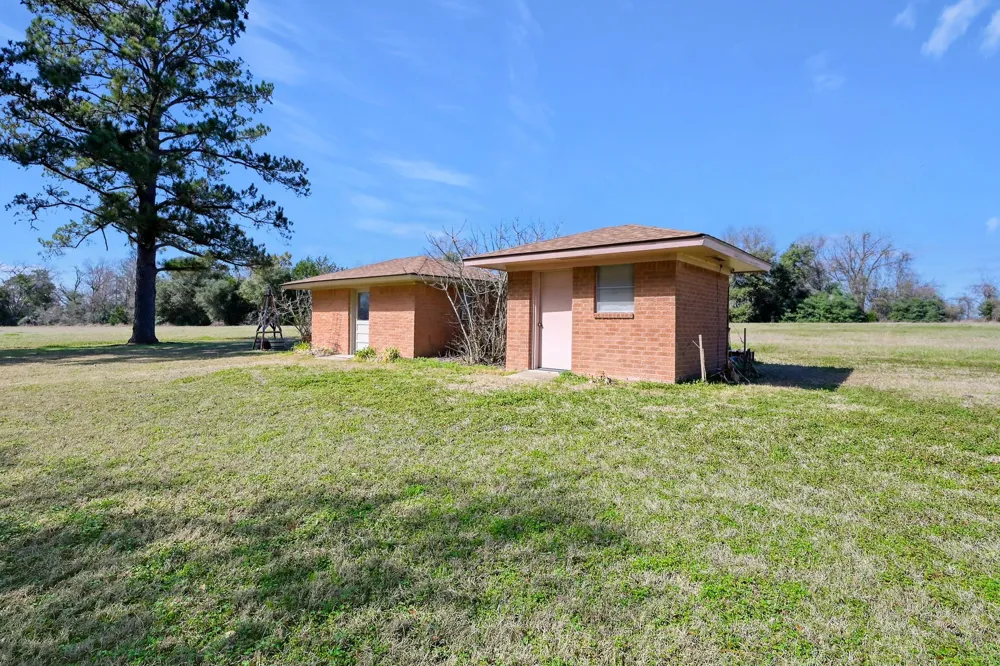 14826 Fm 1452 W Normangee, TX 77871