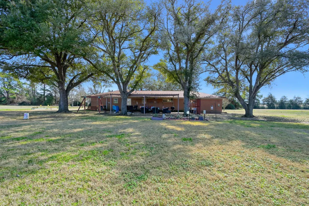 14826 Fm 1452 W Normangee, TX 77871