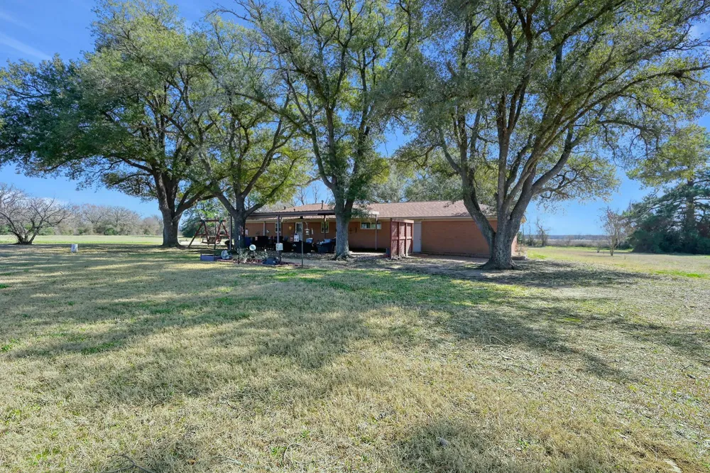 14826 Fm 1452 W Normangee, TX 77871