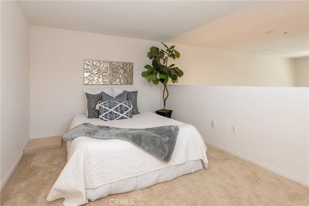 12664 Chapman Avenue #1402 Garden Grove, CA 92840