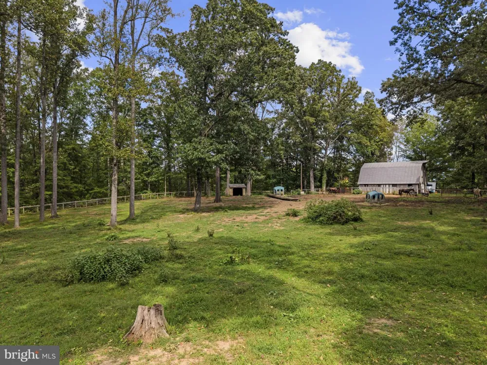 5483 BEACH ROAD Midland, VA 22728