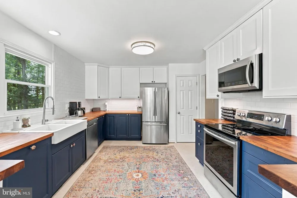 5483 BEACH ROAD Midland, VA 22728