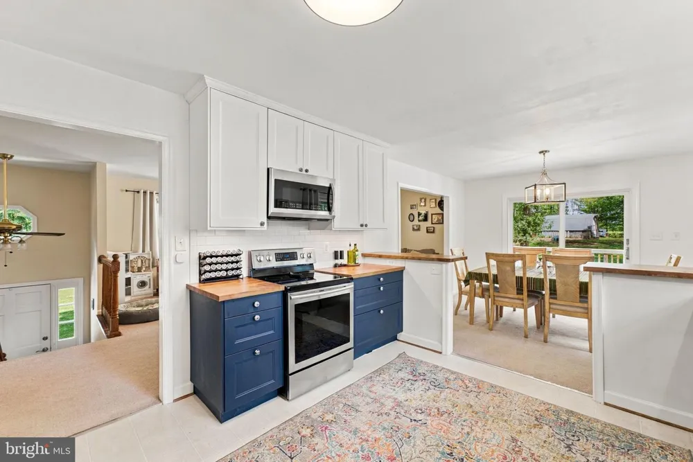 5483 BEACH ROAD Midland, VA 22728