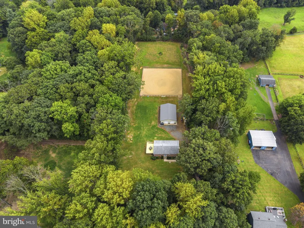 5483 BEACH ROAD Midland, VA 22728