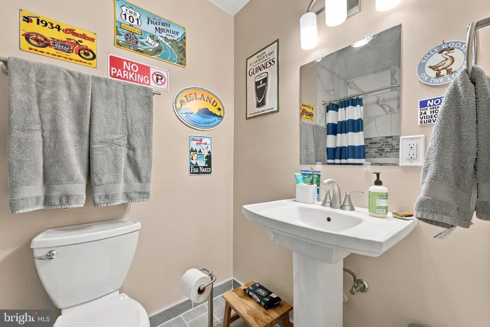 5483 BEACH ROAD Midland, VA 22728