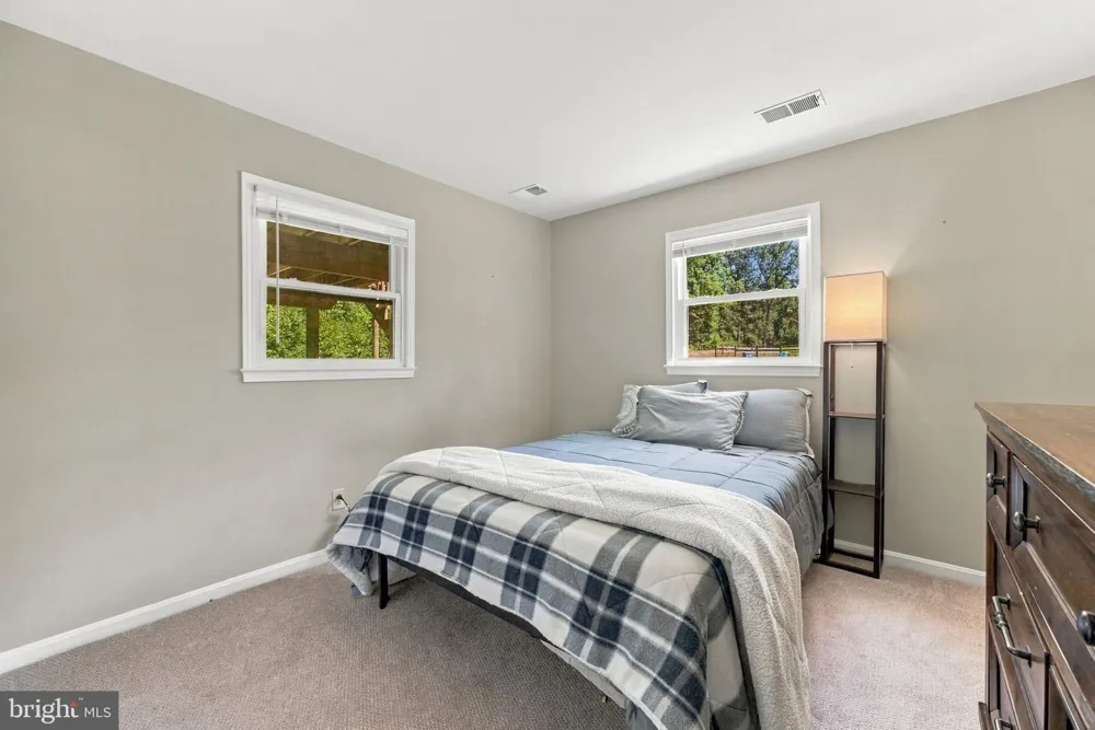 5483 BEACH ROAD Midland, VA 22728