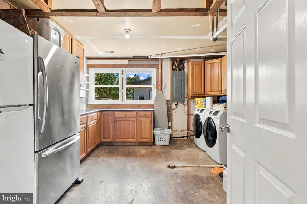 5483 BEACH ROAD Midland, VA 22728