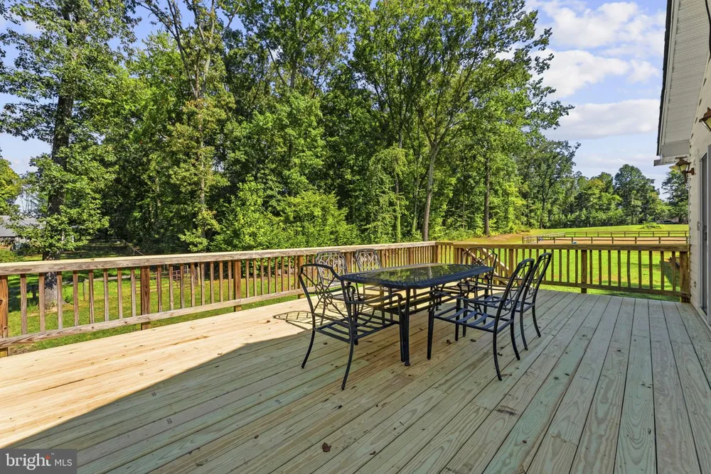 5483 BEACH ROAD Midland, VA 22728