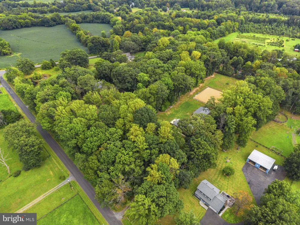 5483 BEACH ROAD Midland, VA 22728