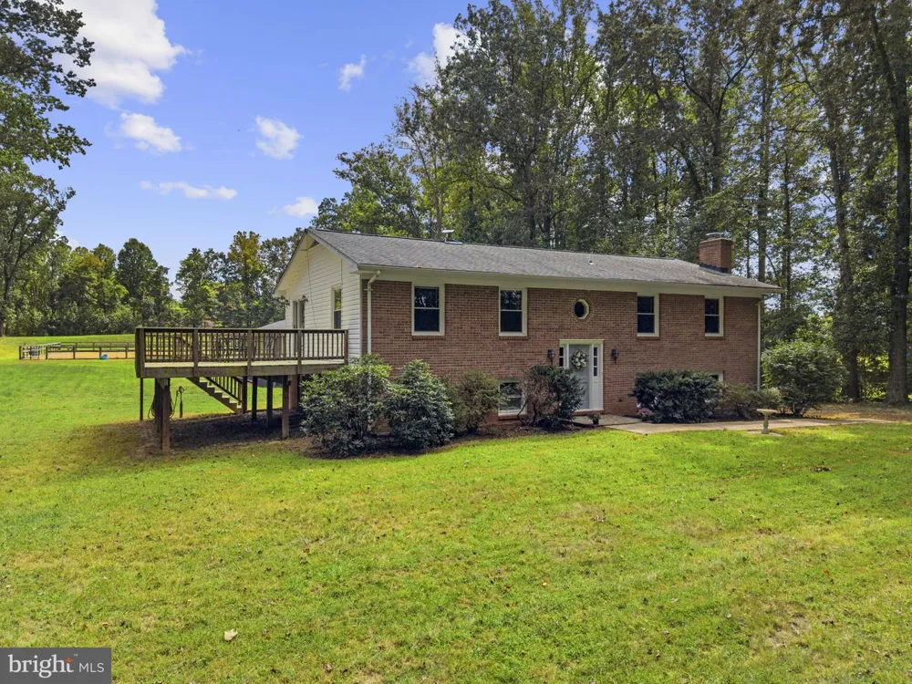 5483 BEACH ROAD Midland, VA 22728