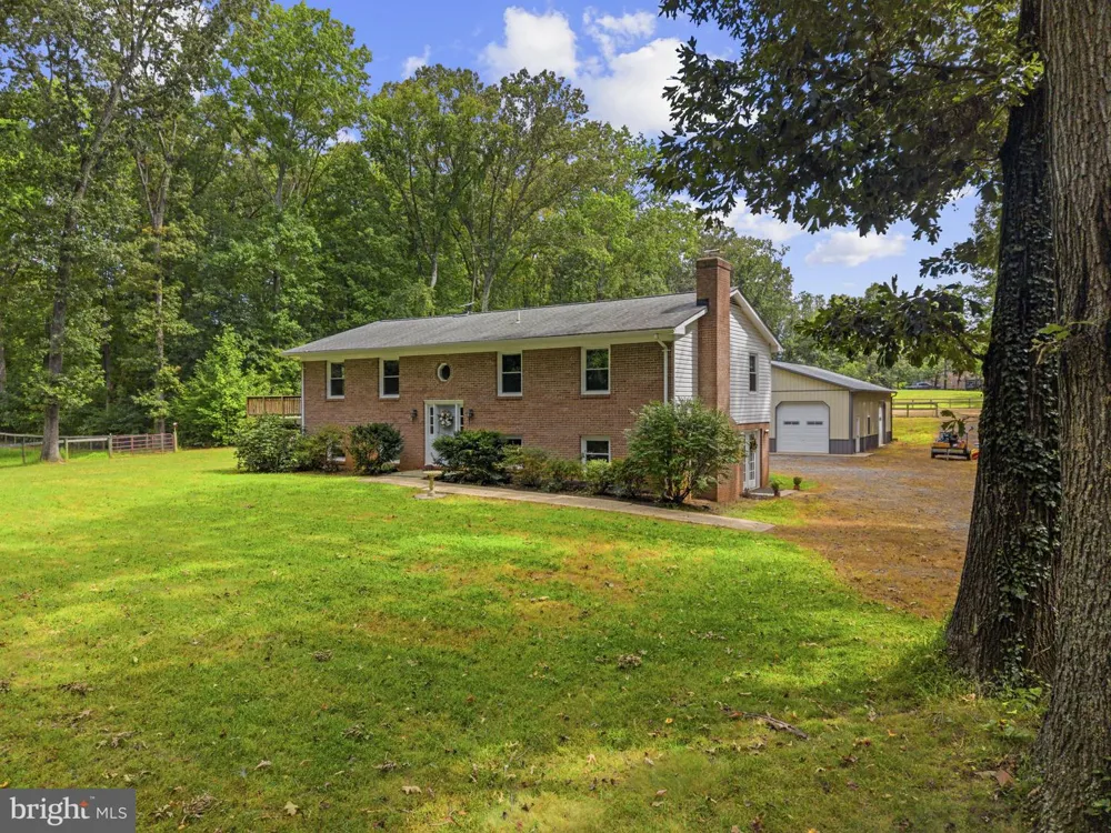 5483 BEACH ROAD Midland, VA 22728