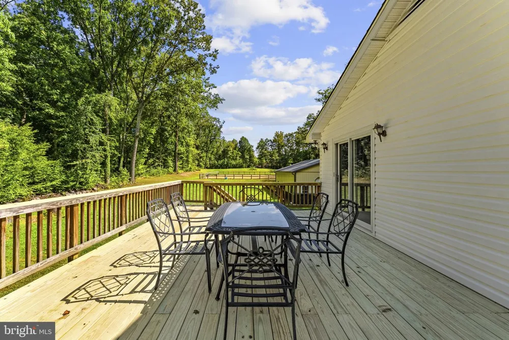 5483 BEACH ROAD Midland, VA 22728