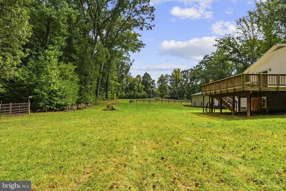 5483 BEACH ROAD Midland, VA 22728
