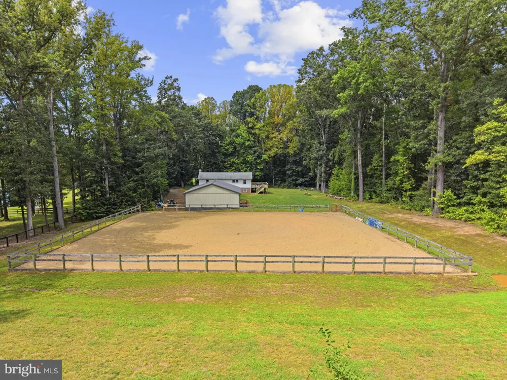 5483 BEACH ROAD Midland, VA 22728