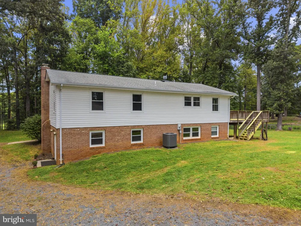 5483 BEACH ROAD Midland, VA 22728