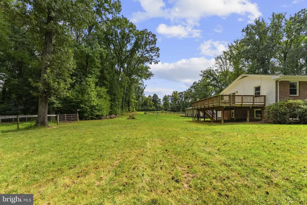 5483 BEACH ROAD Midland, VA 22728