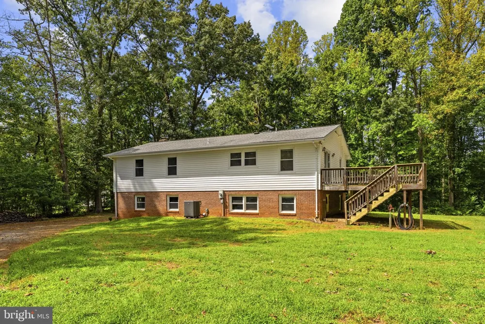 5483 BEACH ROAD Midland, VA 22728