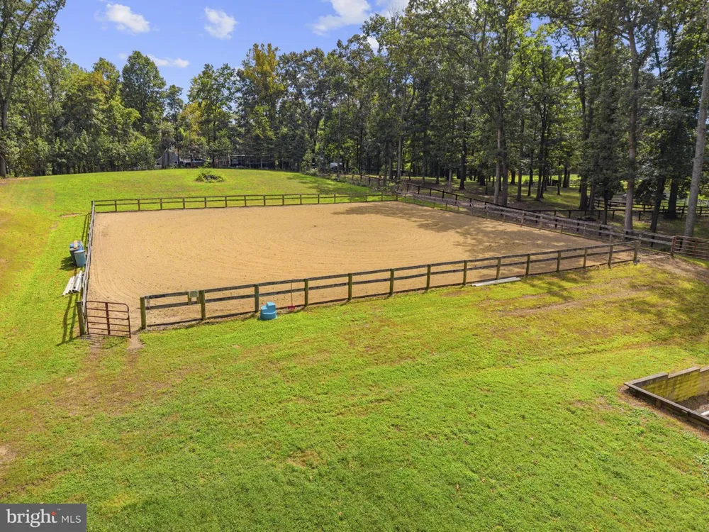 5483 BEACH ROAD Midland, VA 22728