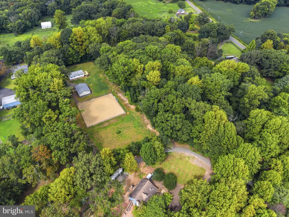 5483 BEACH ROAD Midland, VA 22728