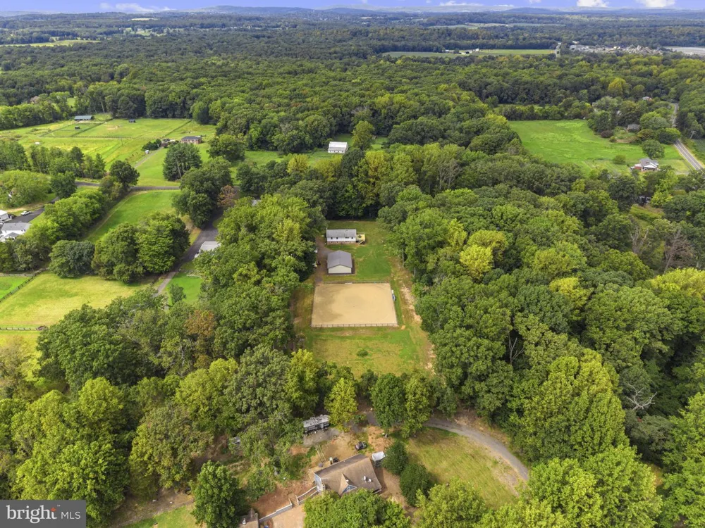 5483 BEACH ROAD Midland, VA 22728