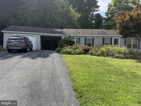 1002 HEMLOCK CIRCLE