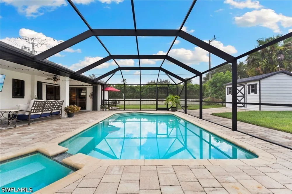Chardon Place Naples, FL 34110