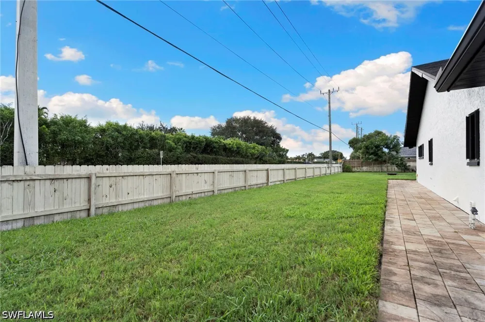Chardon Place Naples, FL 34110