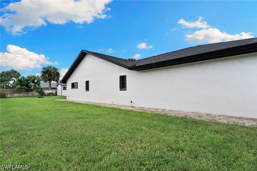 Chardon Place Naples, FL 34110