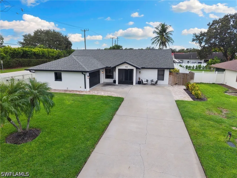 Chardon Place Naples, FL 34110