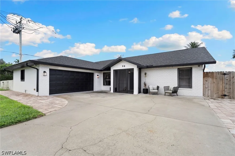 Chardon Place Naples, FL 34110