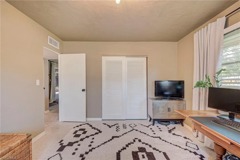 5521 Seville Road Fort Myers, FL 33919