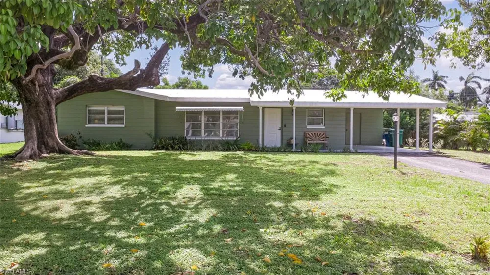 5521 Seville Road Fort Myers, FL 33919
