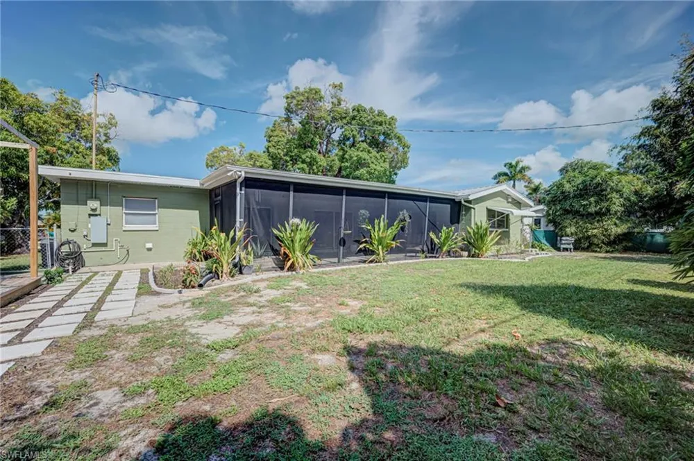 5521 Seville Road Fort Myers, FL 33919