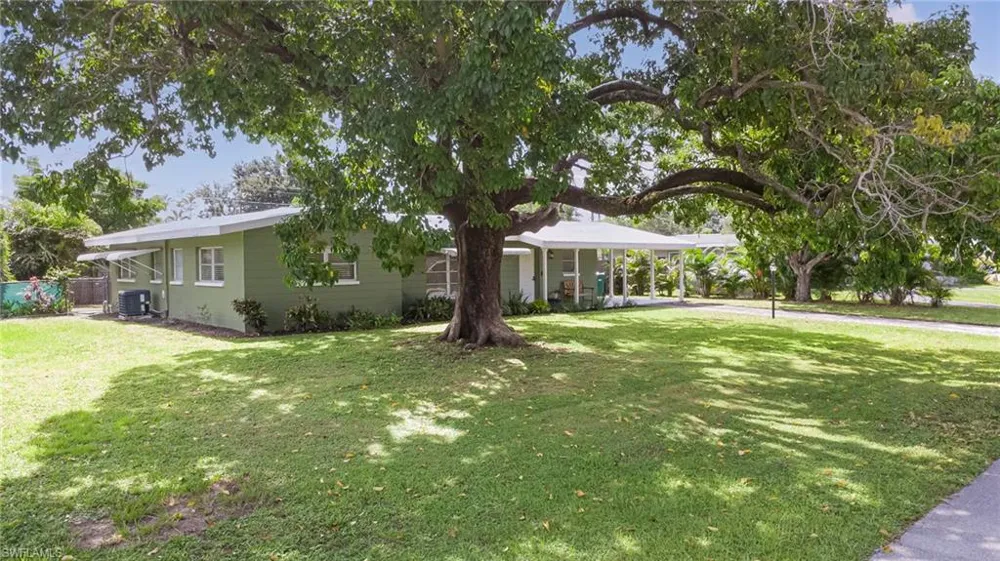5521 Seville Road Fort Myers, FL 33919