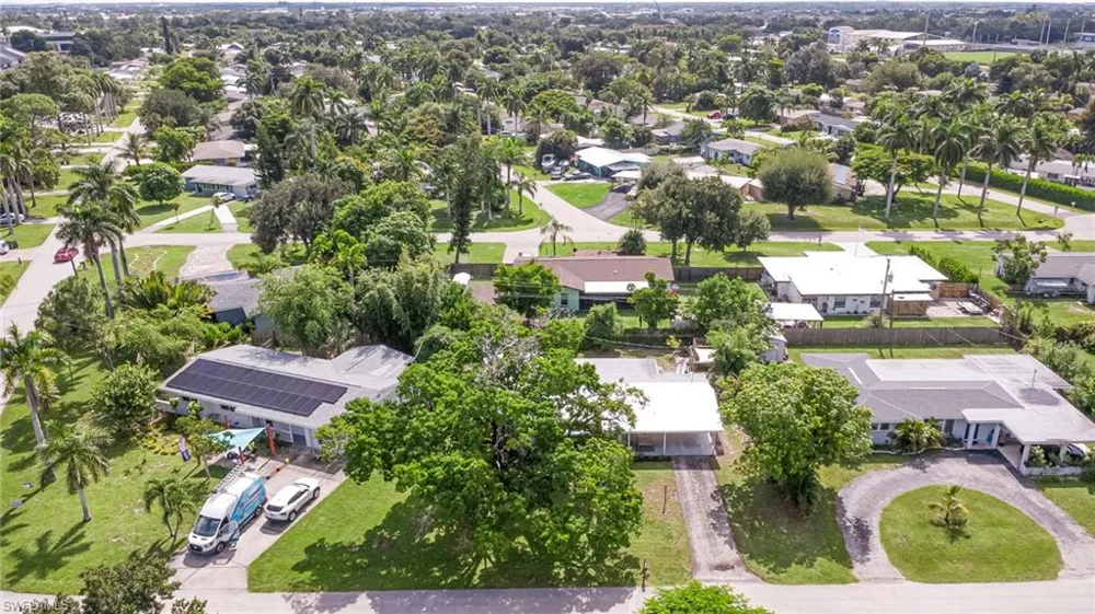 5521 Seville Road Fort Myers, FL 33919
