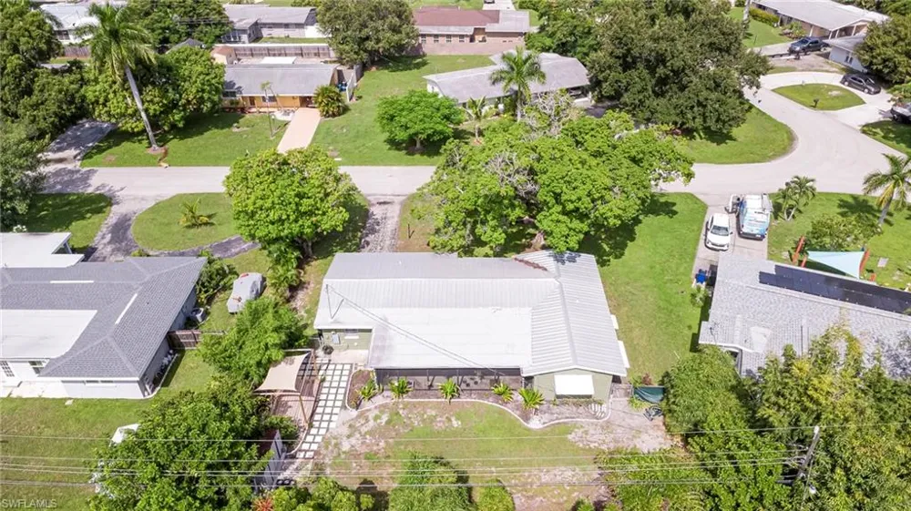 5521 Seville Road Fort Myers, FL 33919