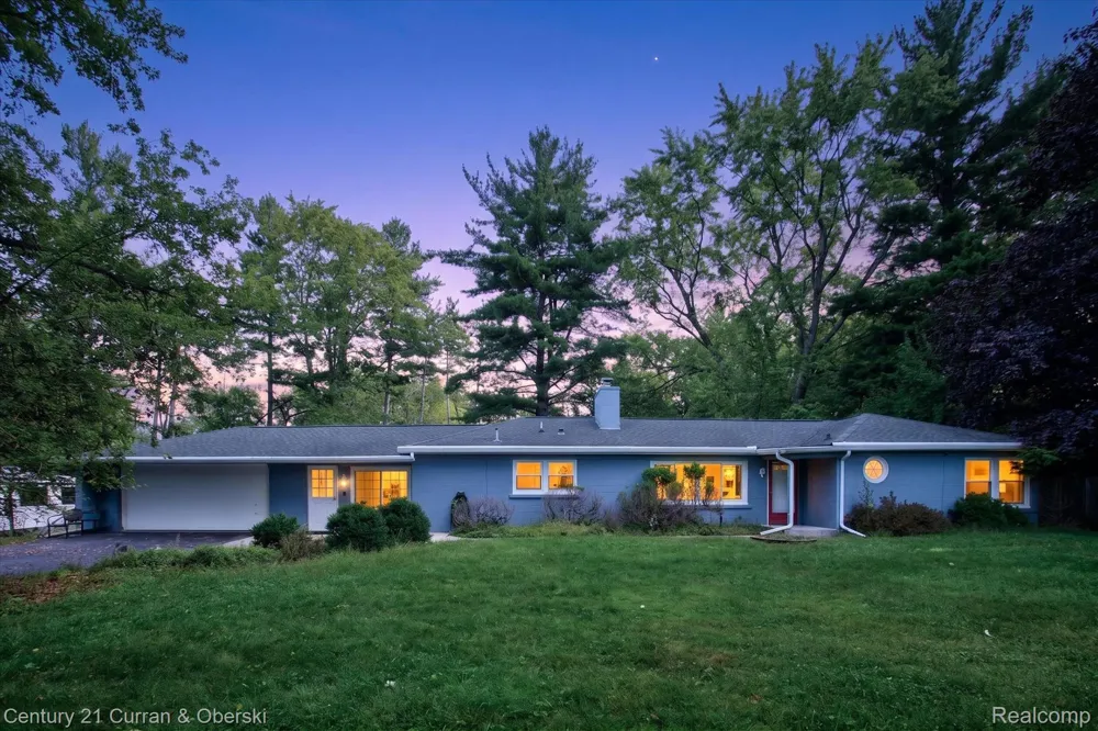 4469 S Saginaw Road Midland City, MI 48640