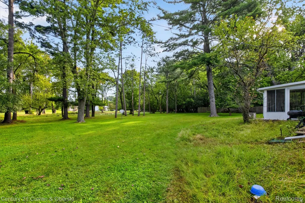 4469 S Saginaw Road Midland City, MI 48640