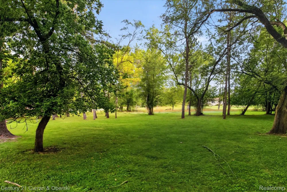 4469 S Saginaw Road Midland City, MI 48640
