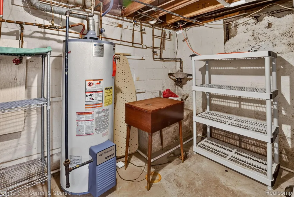 4469 S Saginaw Road Midland City, MI 48640