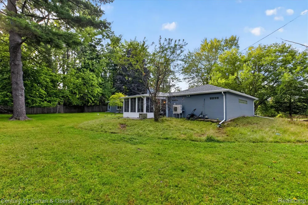 4469 S Saginaw Road Midland City, MI 48640
