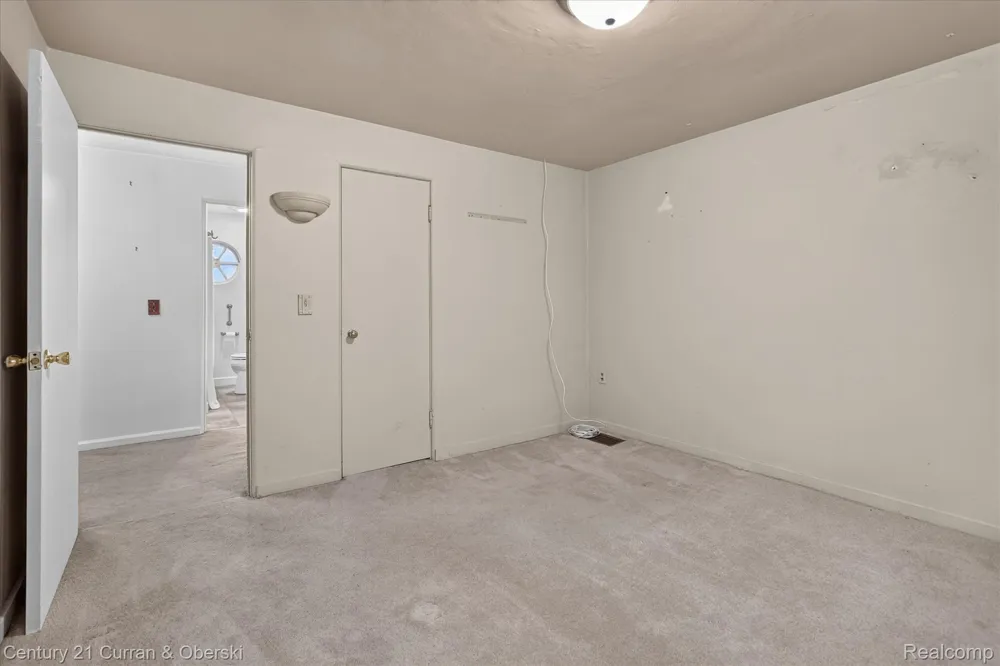 4469 S Saginaw Road Midland City, MI 48640