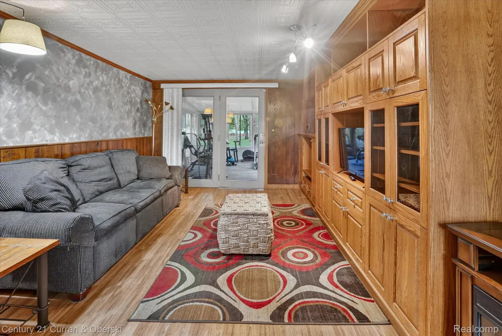 4469 S Saginaw Road Midland City, MI 48640