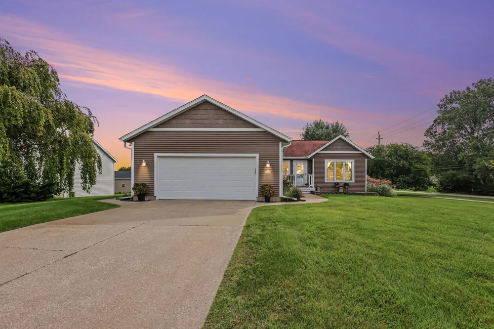 1618 Claystone Court Zeeland Charter Township, MI 49464